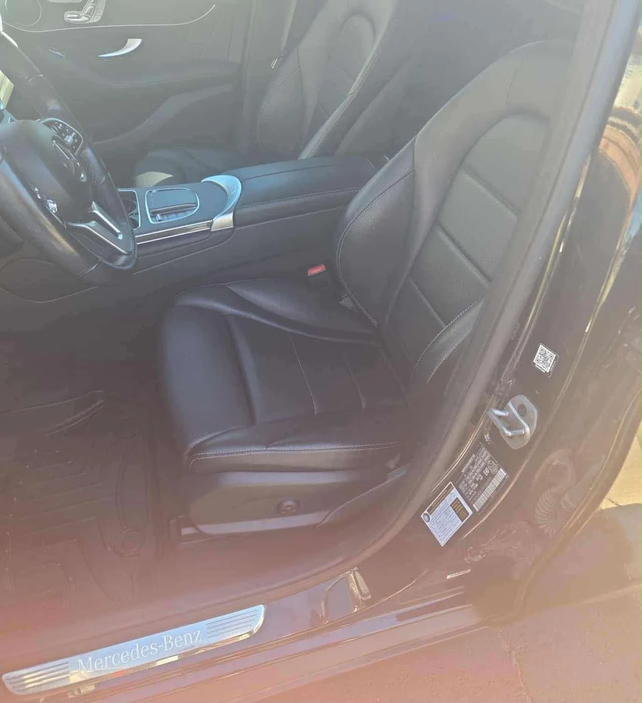 Mercedes-Benz GLC 300 4MATIC | CARFAX | АВТОКРЕДИТ БЕЗ ПЪРВОНАЧАЛНА, снимка 7 - Автомобили и джипове - 56207485