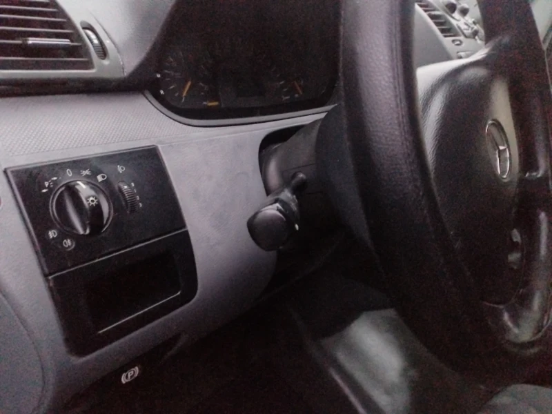 Mercedes-Benz Vito 2.2 CDI 646 150hp 6ск Климатик, снимка 11 - Бусове и автобуси - 53097286