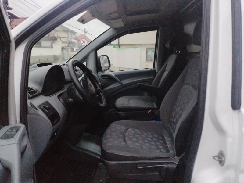 Mercedes-Benz Vito 2.2 CDI 646 150hp 6ск Климатик, снимка 9 - Бусове и автобуси - 53097286