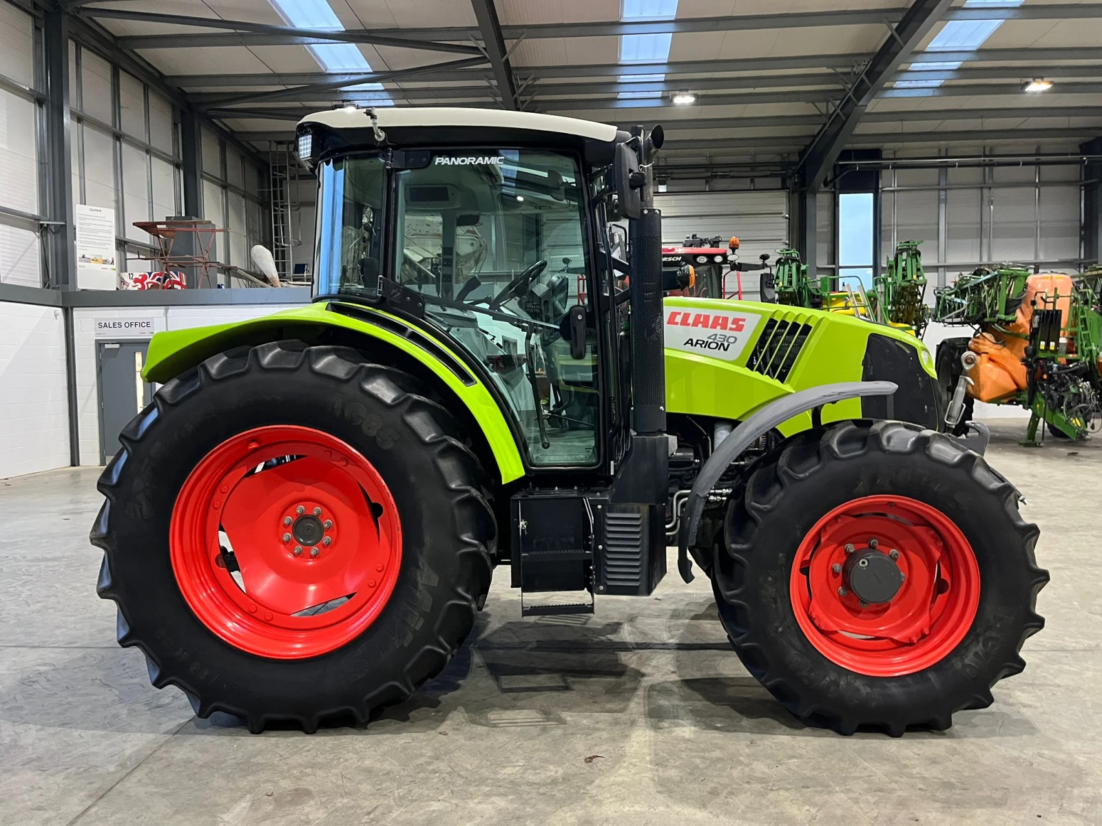 Трактор Claas Arion 430 лизинг с първоначална 20% - изображение 2