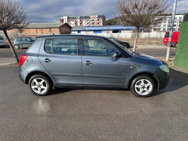 Skoda Fabia, снимка 2 - Автомобили и джипове - 49119312