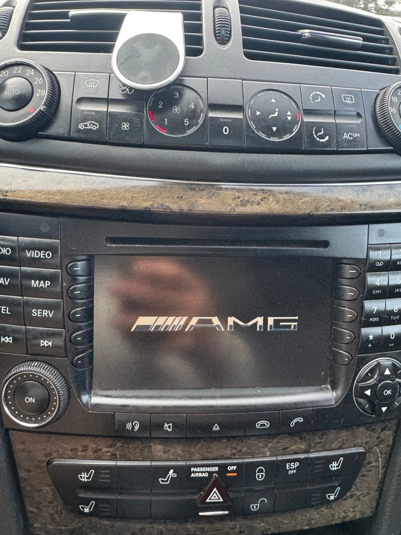 Mercedes-Benz E 320 3.2, снимка 16 - Автомобили и джипове - 52731552