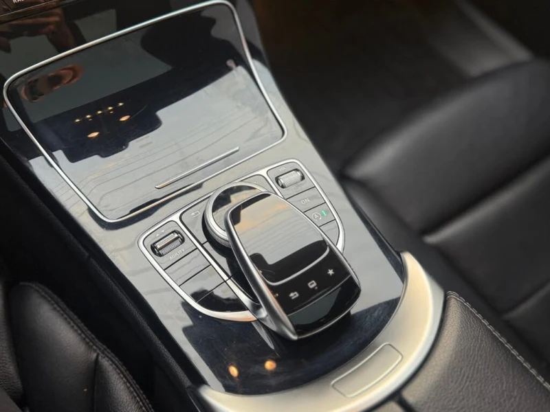 Mercedes-Benz C 400 BURMESTER* ПАНОРАМА* ПАМЕТ* СЛЕДЕНЕ НА ЛЕНТИ, снимка 10 - Автомобили и джипове - 53157679