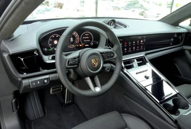 Porsche Panamera GTS/FACELIFT/SPORT DESIGN/BOSE/CARBON/PANO/360/, снимка 11 - Автомобили и джипове - 53118910