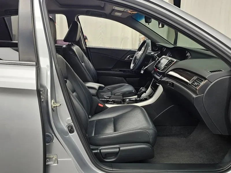 Honda Accord 2.4 9Th Gen , снимка 11 - Автомобили и джипове - 55796186