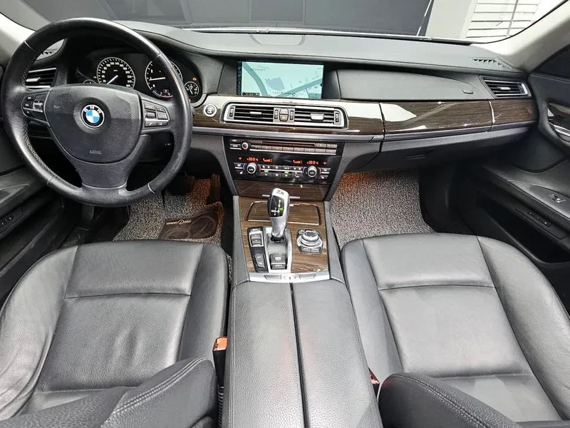 BMW 730, снимка 13 - Автомобили и джипове - 55898288