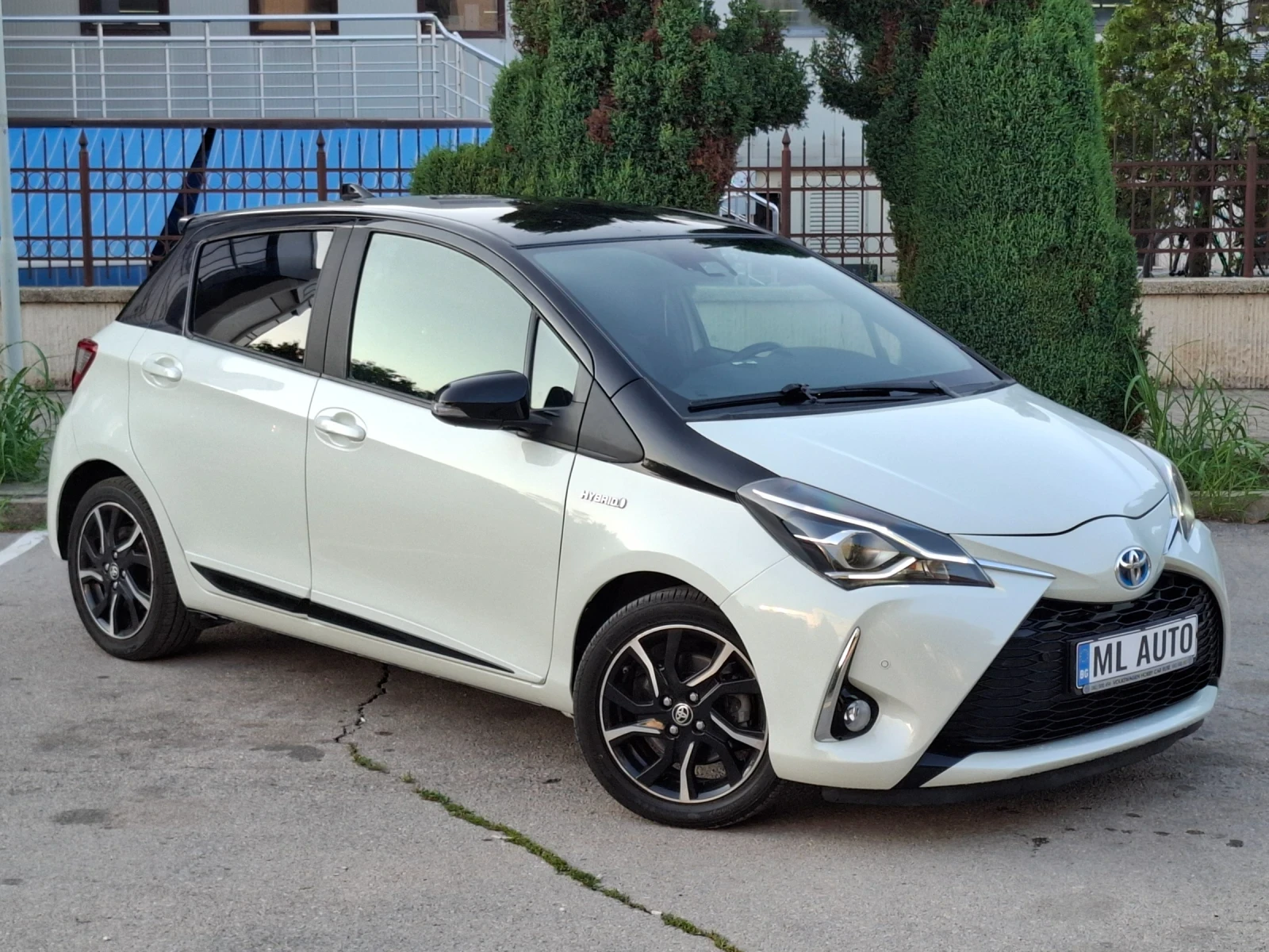 Toyota Yaris 1.5i HYBRID * КЛИМАТРОНИК * КАМЕРА * ИТАЛИЯ *  - изображение 4