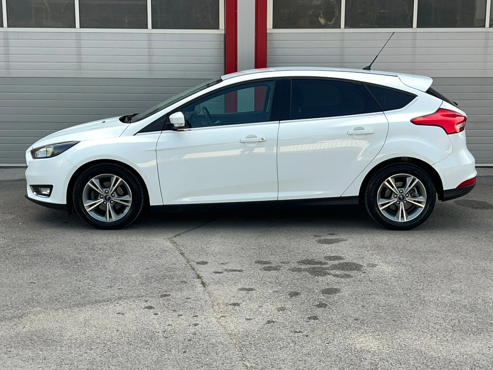 Ford Focus 1.0I ECOBOOST NAVI KEY LESS EVRO 6B 75000KM!!! - изображение 6