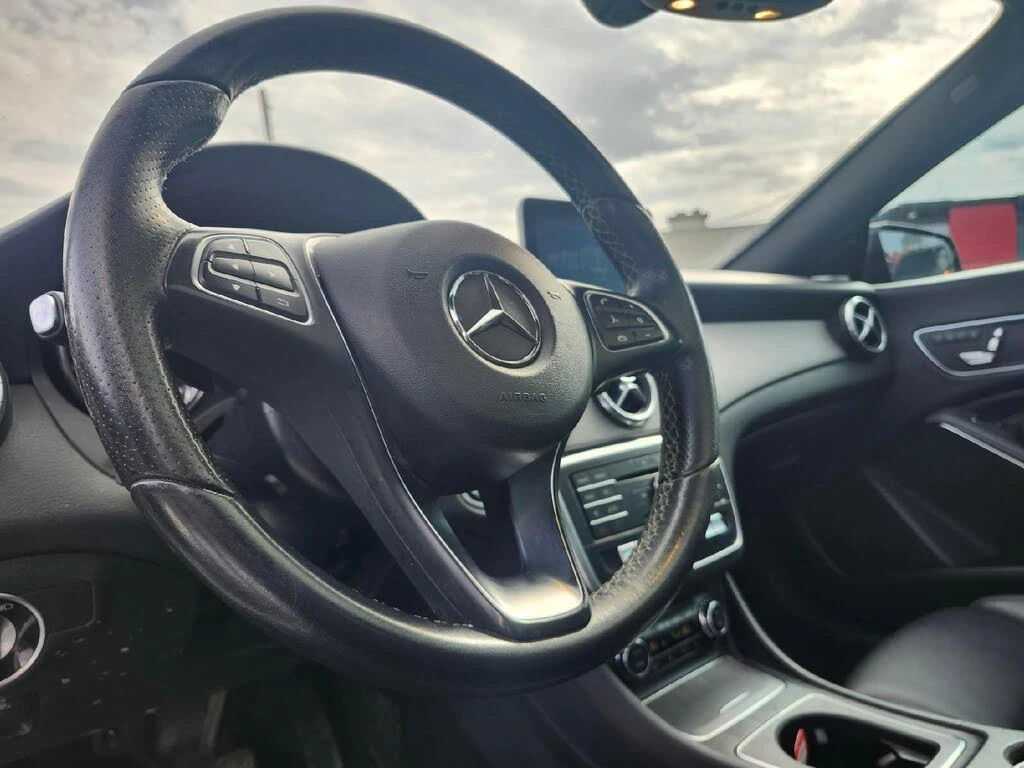 Mercedes-Benz CLA 250 4MATIC* АвтоКредит* (Цена до БГ) , снимка 5 - Автомобили и джипове - 53900034