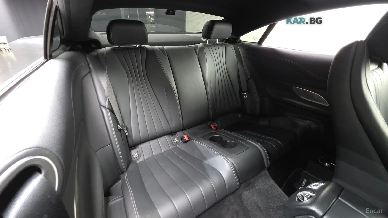 Mercedes-Benz E 450 4MATIC* COUPE* BURMESTER* 360* КАМЕРИ* ШИБИДАХ* , снимка 10 - Автомобили и джипове - 54577092