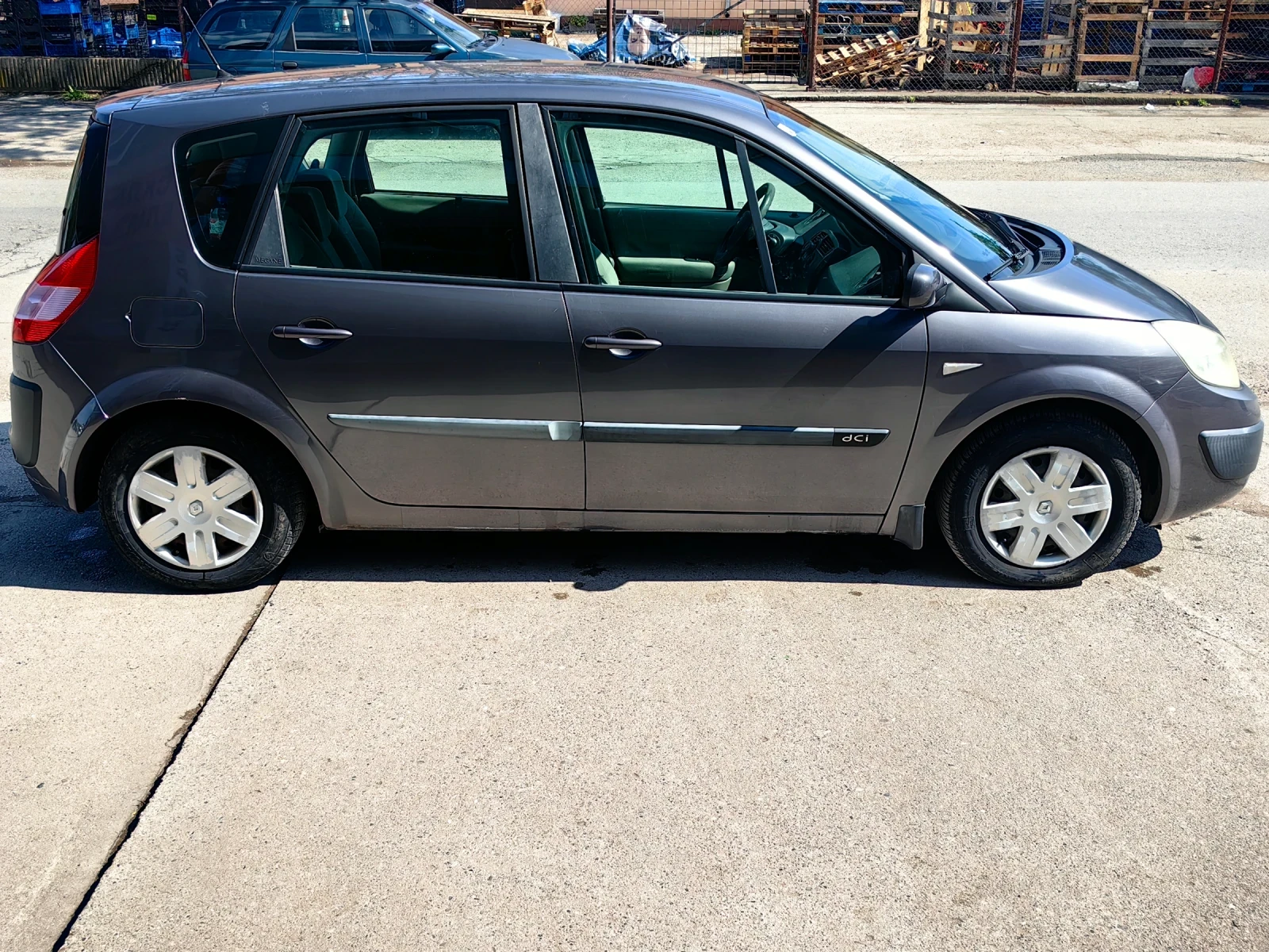 Renault Scenic, снимка 2 - Автомобили и джипове - 54585371
