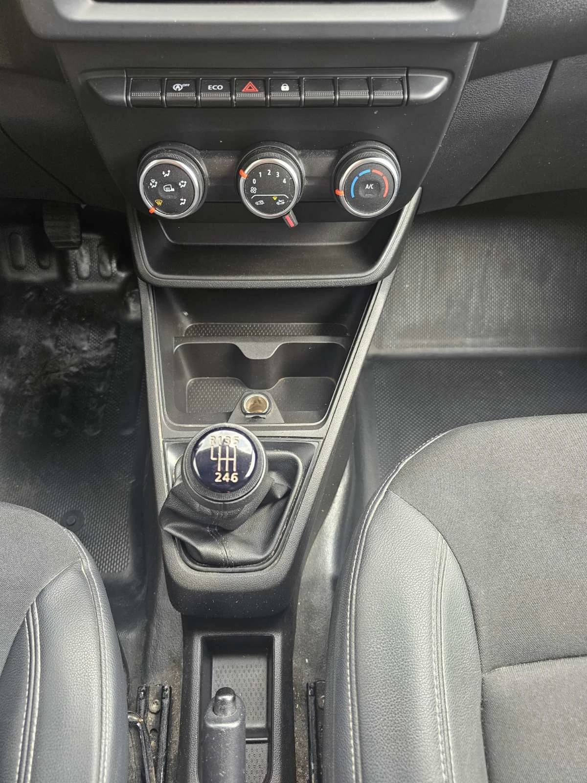 Renault Express dCi 95 к.с. Дизел Stop & Start, снимка 11 - Автомобили и джипове - 54770206