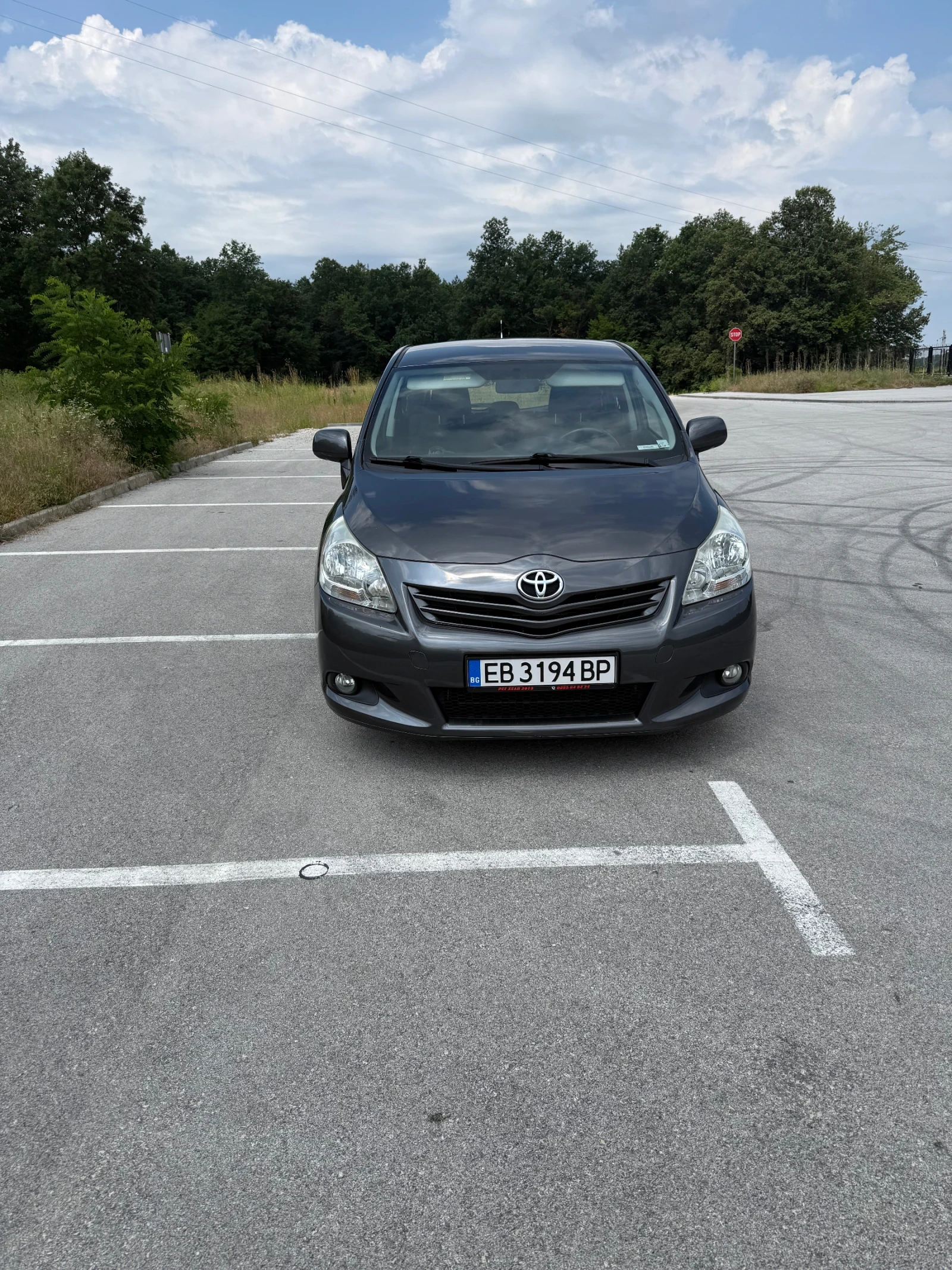 Toyota Verso 2.0 D4D, снимка 2 - Автомобили и джипове - 55016812