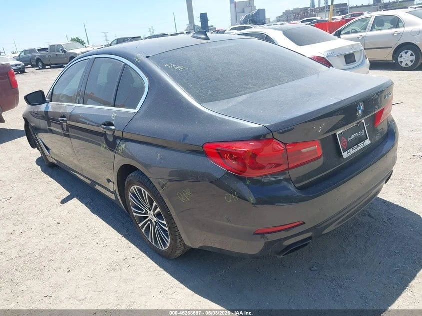 BMW 540 RWD Автокредит Цена до България, снимка 3 - Автомобили и джипове - 55133246