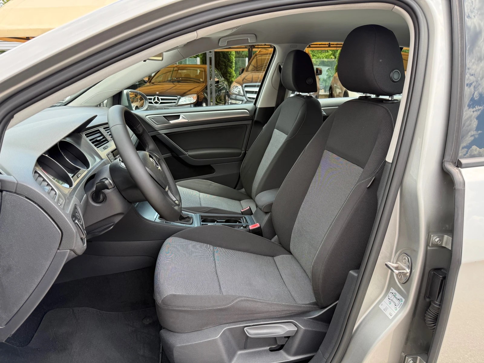 VW Golf 1.2TSI BLUEMOTION !ТОП СЪСТОЯНИЕ!, снимка 9 - Автомобили и джипове - 55405269