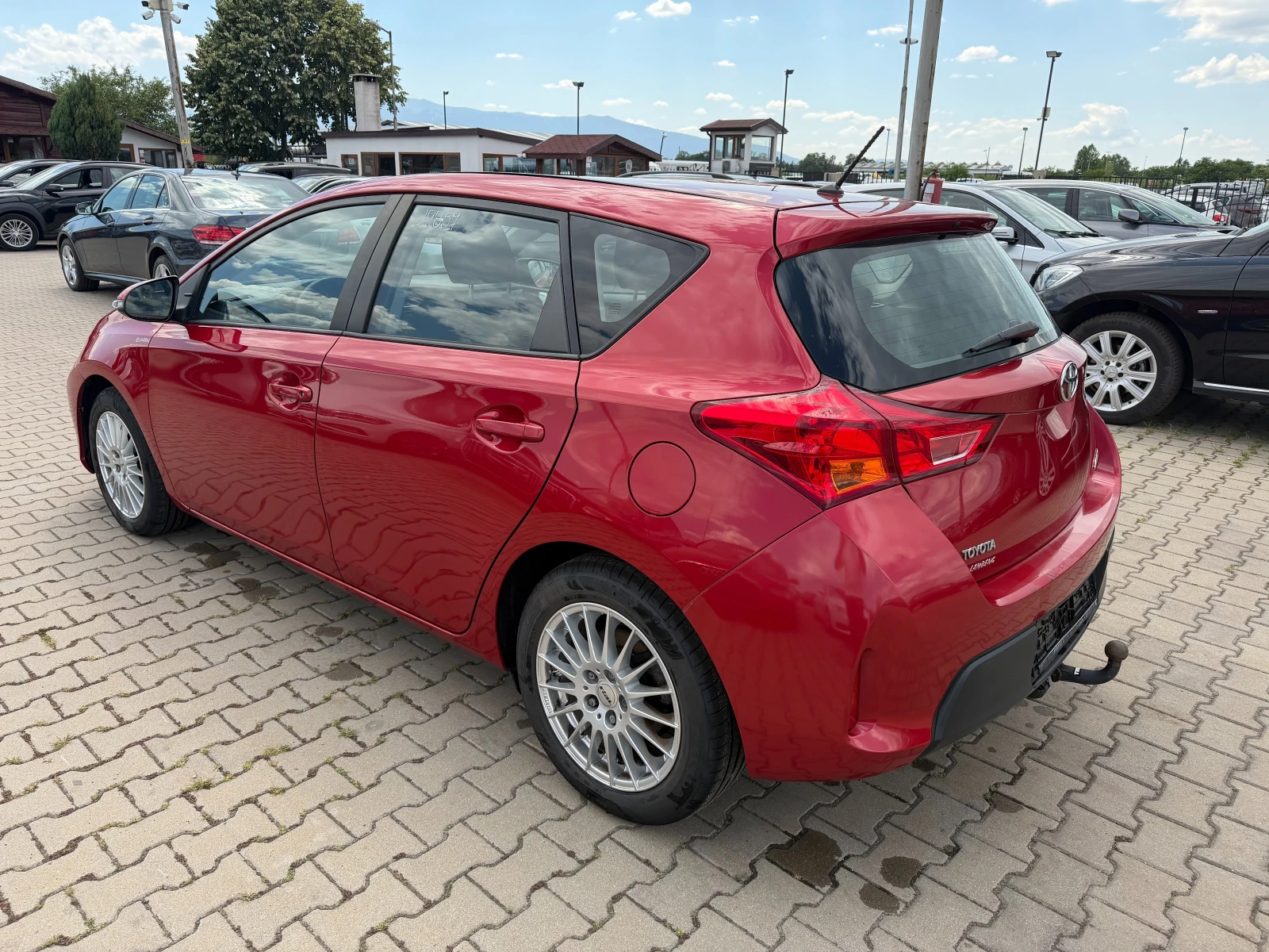 Toyota Auris 1.4D-4D EURO 5, снимка 8 - Автомобили и джипове - 55447879