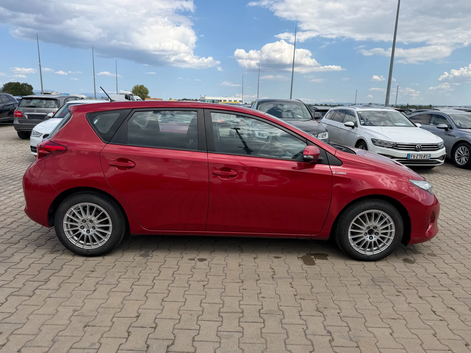 Toyota Auris 1.4D-4D EURO 5, снимка 5 - Автомобили и джипове - 55447879