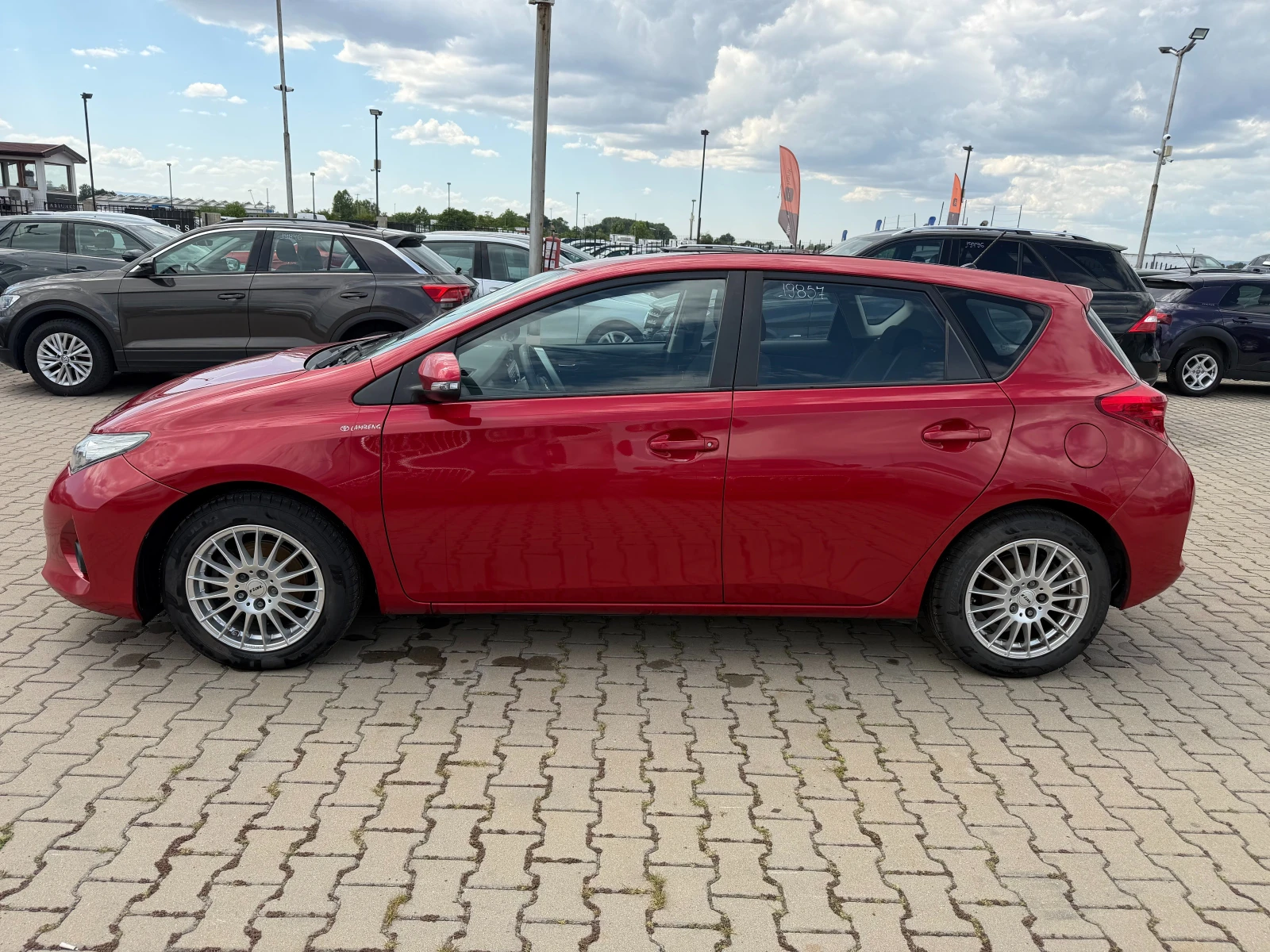 Toyota Auris 1.4D-4D EURO 5, снимка 9 - Автомобили и джипове - 55447879