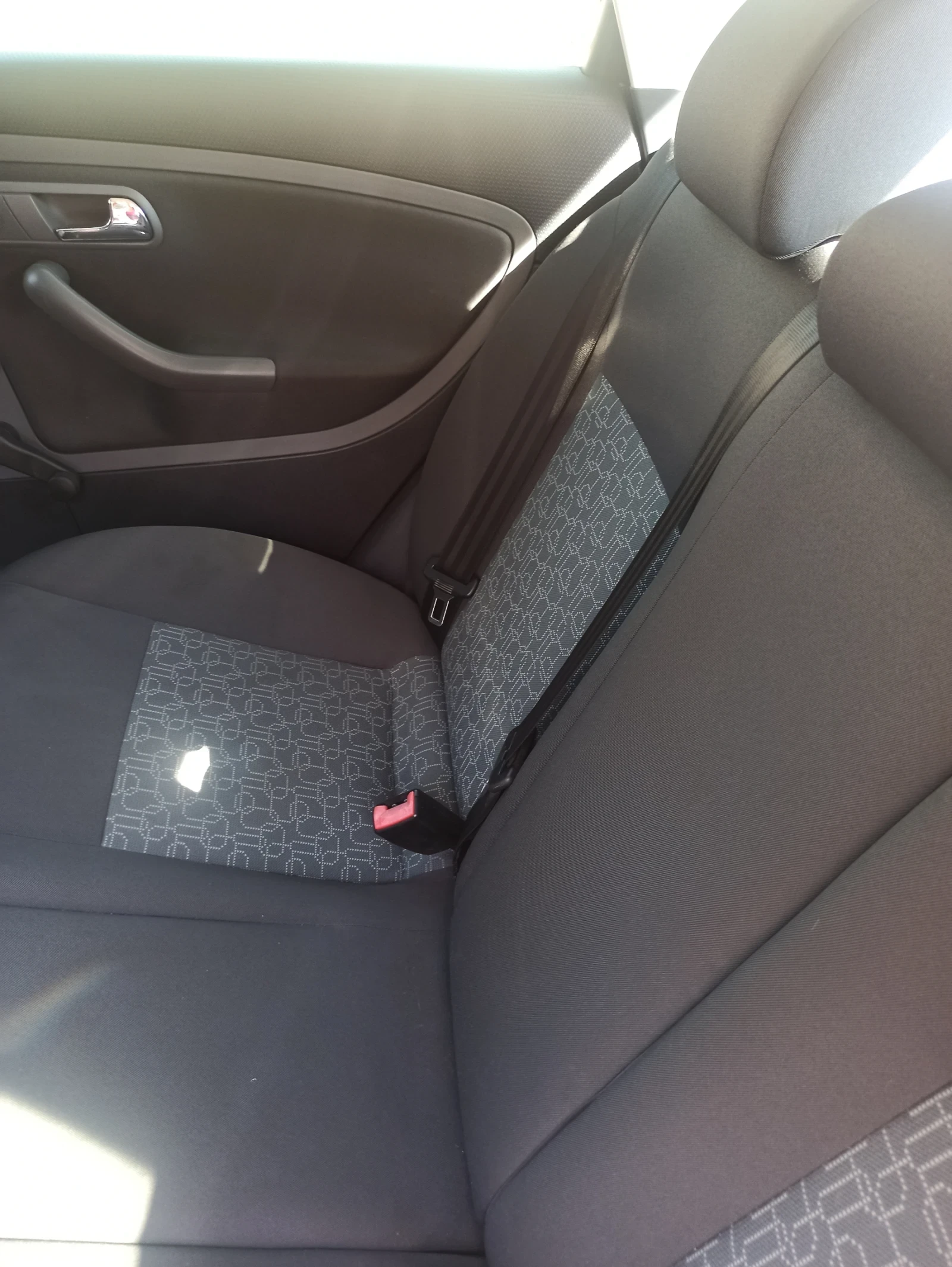 Seat Ibiza, снимка 9 - Автомобили и джипове - 55478053