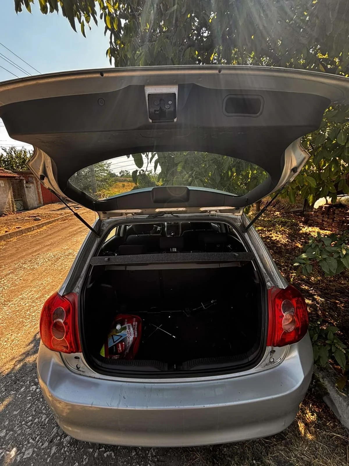 Toyota Auris 1.6 Velvematic, снимка 7 - Автомобили и джипове - 55735332