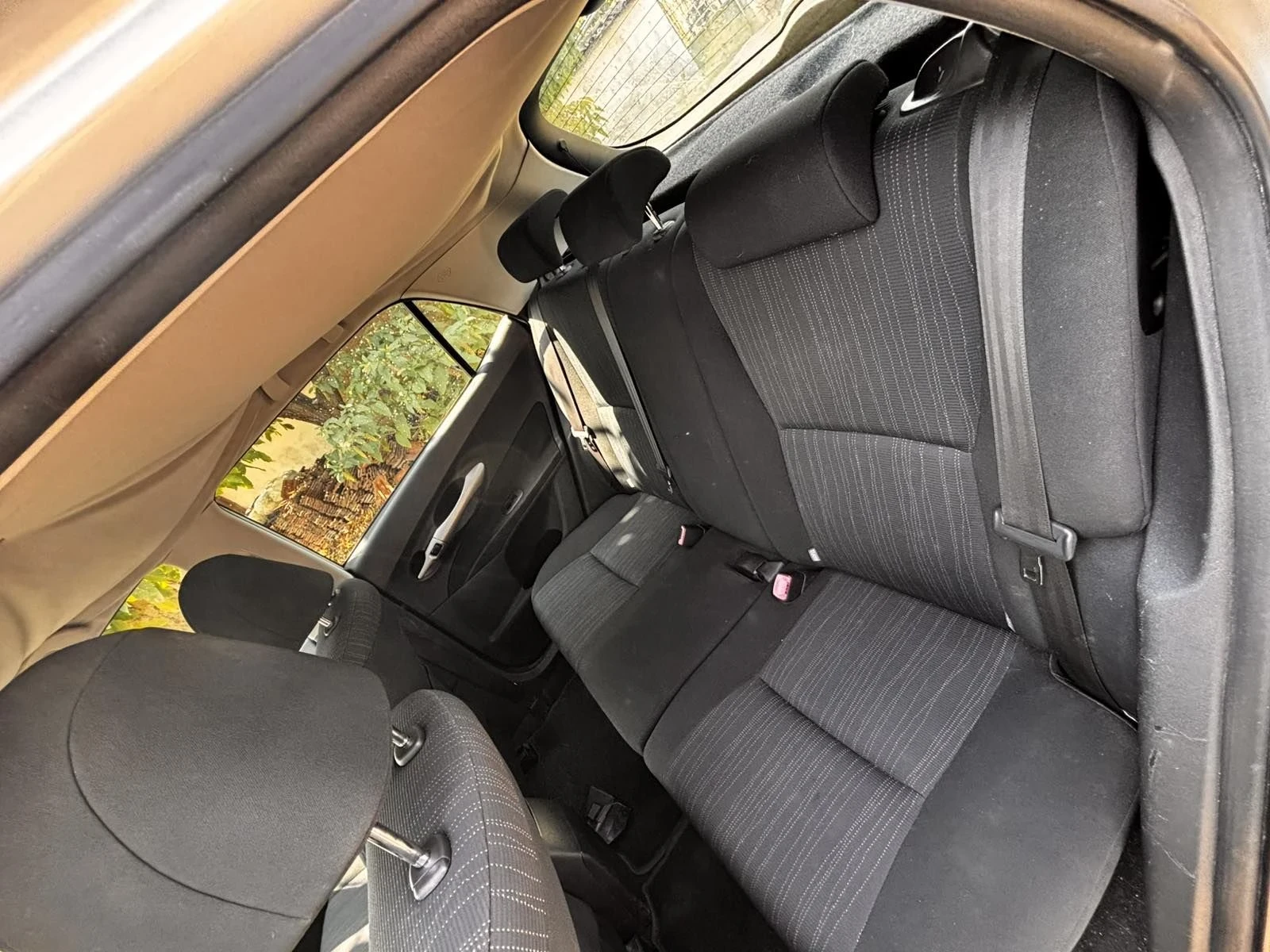 Toyota Auris 1.6 Velvematic, снимка 13 - Автомобили и джипове - 55735332