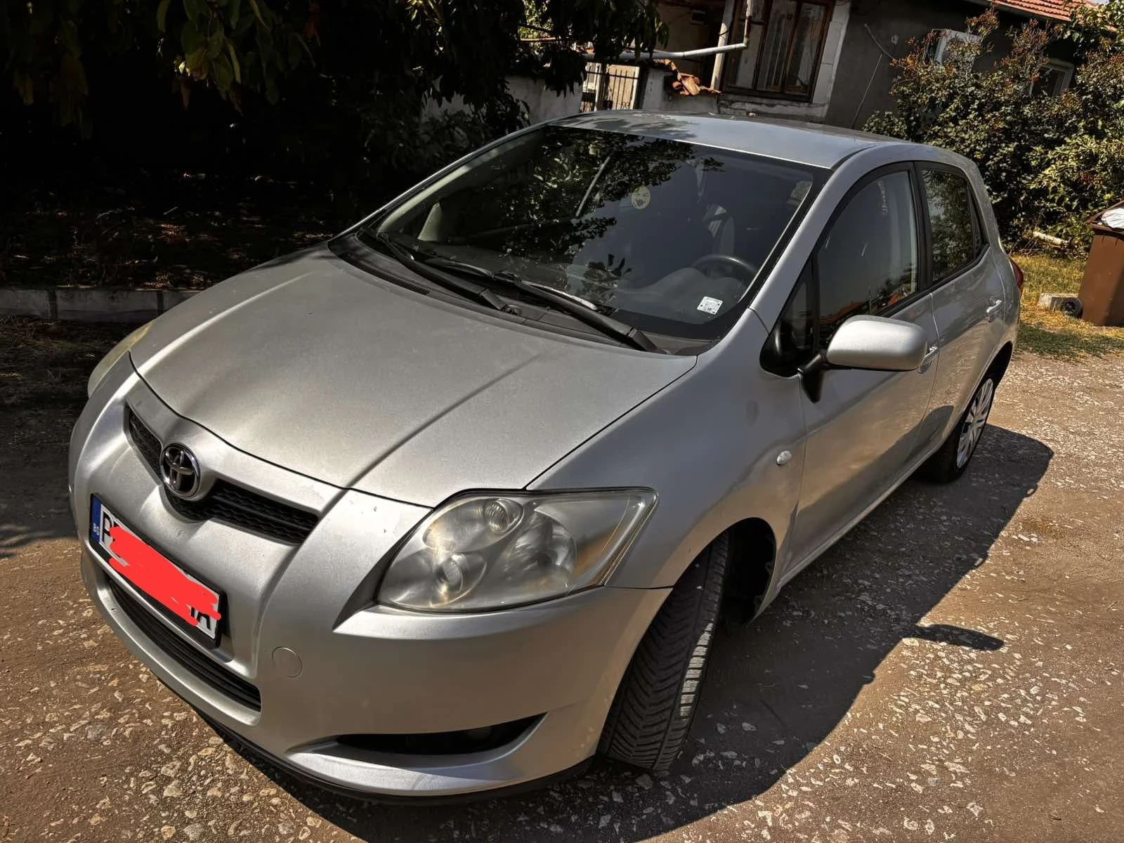 Toyota Auris 1.6 Velvematic, снимка 2 - Автомобили и джипове - 55735332