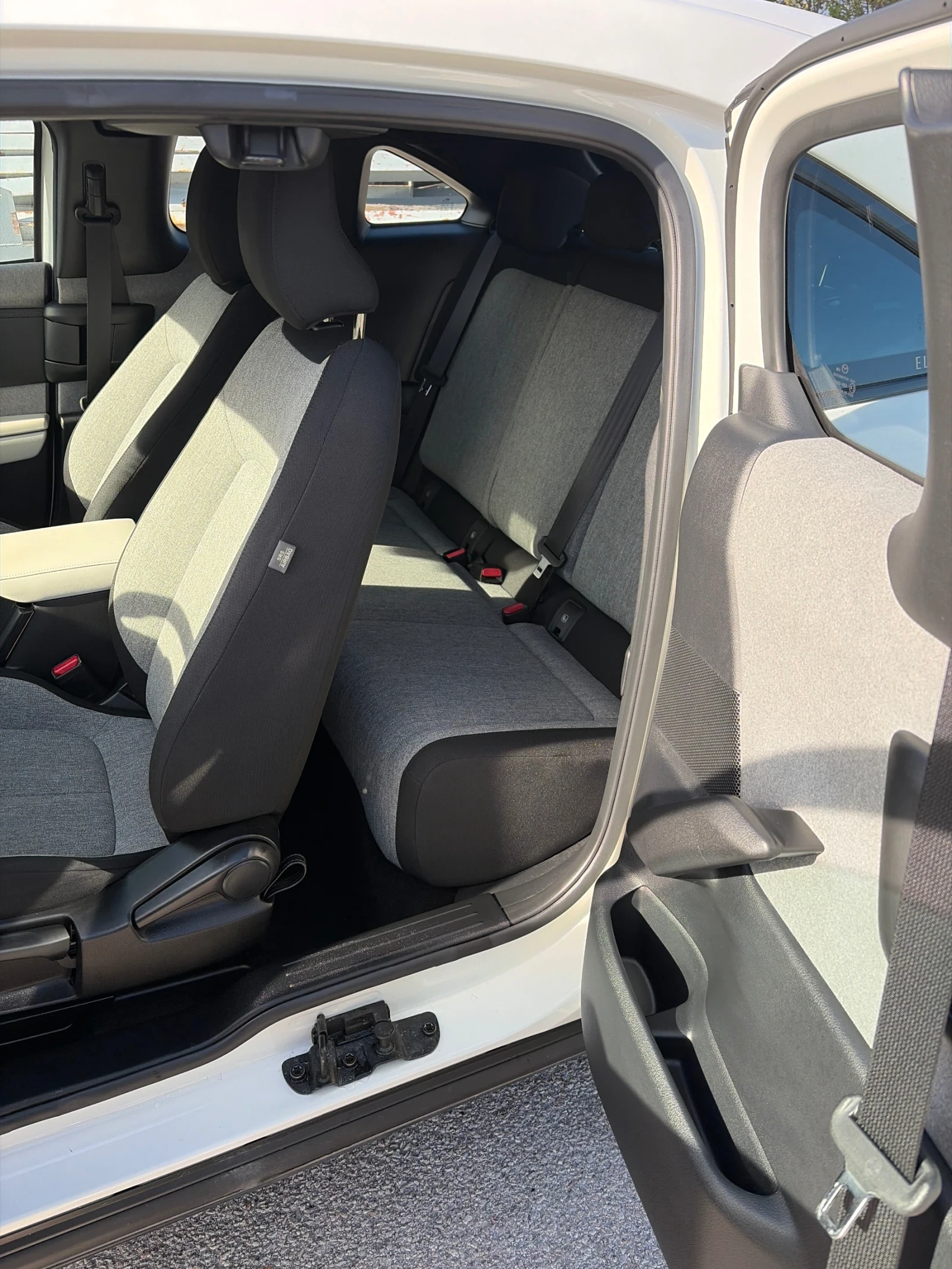 Mazda MX-30 E - Sky active, снимка 7 - Автомобили и джипове - 56294937