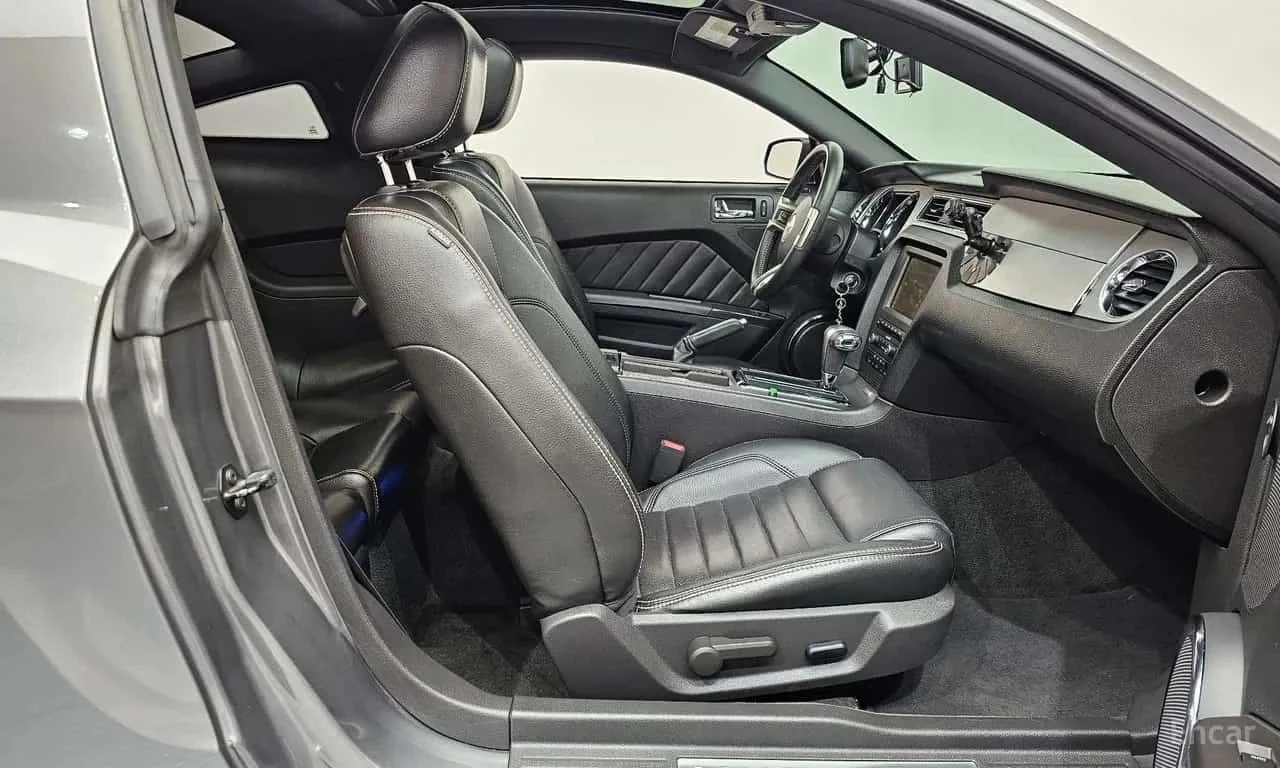Ford Mustang, снимка 5 - Автомобили и джипове - 56689904