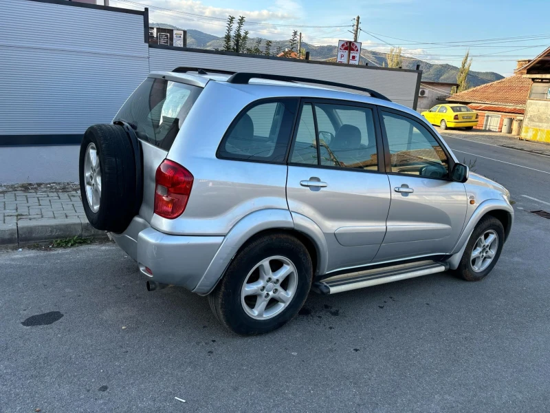 Toyota Rav4 2.0D 4D, снимка 5 - Автомобили и джипове - 48092071