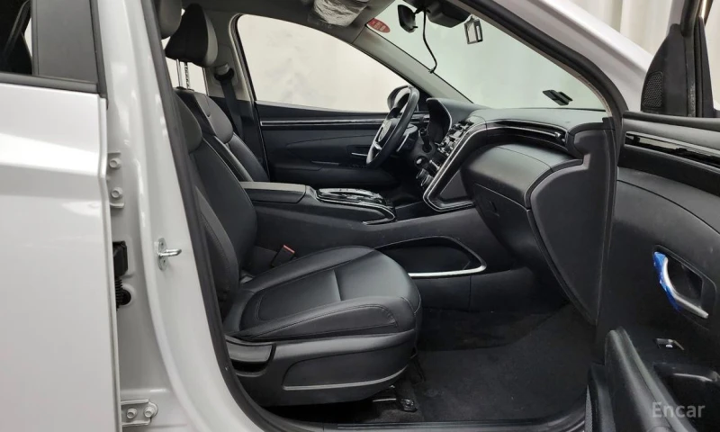 Hyundai Tucson, снимка 11 - Автомобили и джипове - 52807741