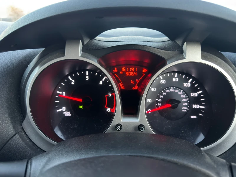 Nissan Juke, снимка 6 - Автомобили и джипове - 53088947