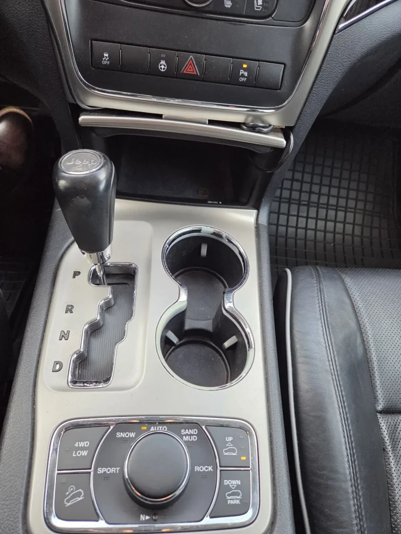 Jeep Grand cherokee, снимка 12 - Автомобили и джипове - 53093503