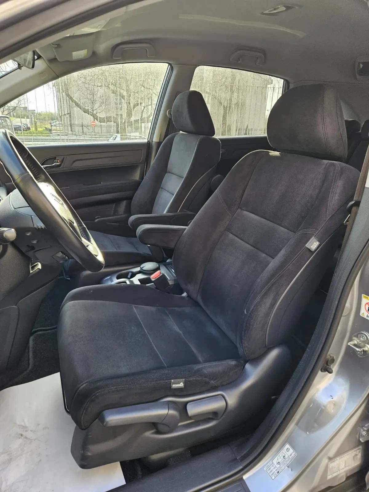Honda Cr-v 2.0i-VTEC 4x4 * Navi* Камера* Acantara  - изображение 10