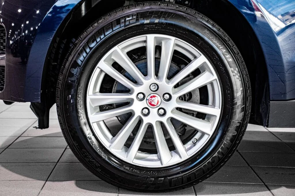 Jaguar F-PACE 20d* Prestige* AWD* АвтоКредит* (Цена до БГ) - изображение 5