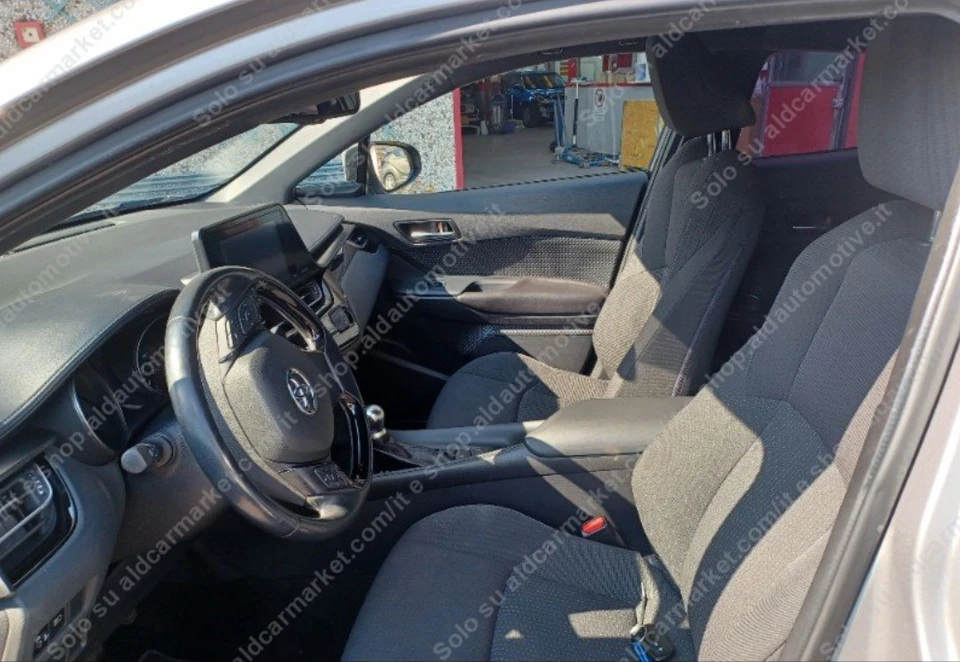 Toyota C-HR Business , снимка 6 - Автомобили и джипове - 54463943