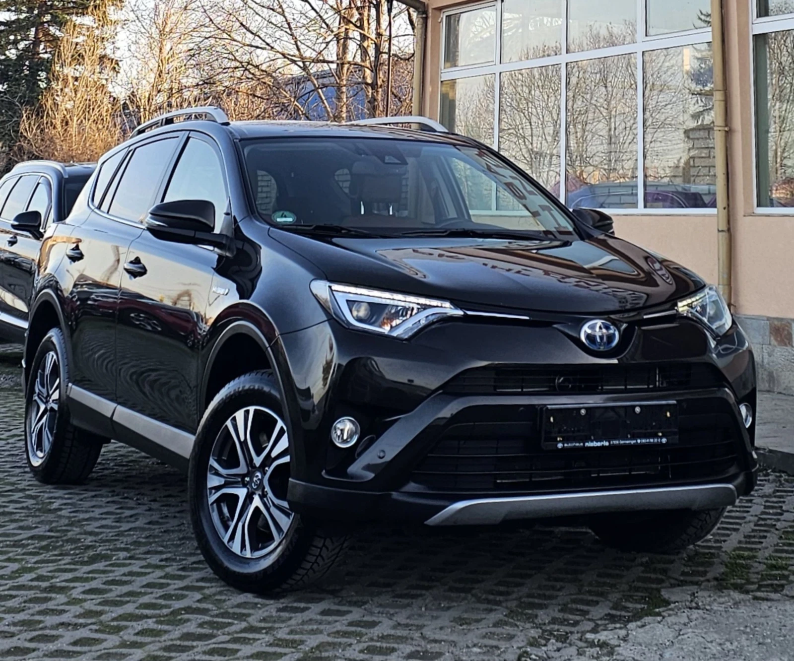 Toyota Rav4 2.5 Execitive Facelift, снимка 2 - Автомобили и джипове - 54519545