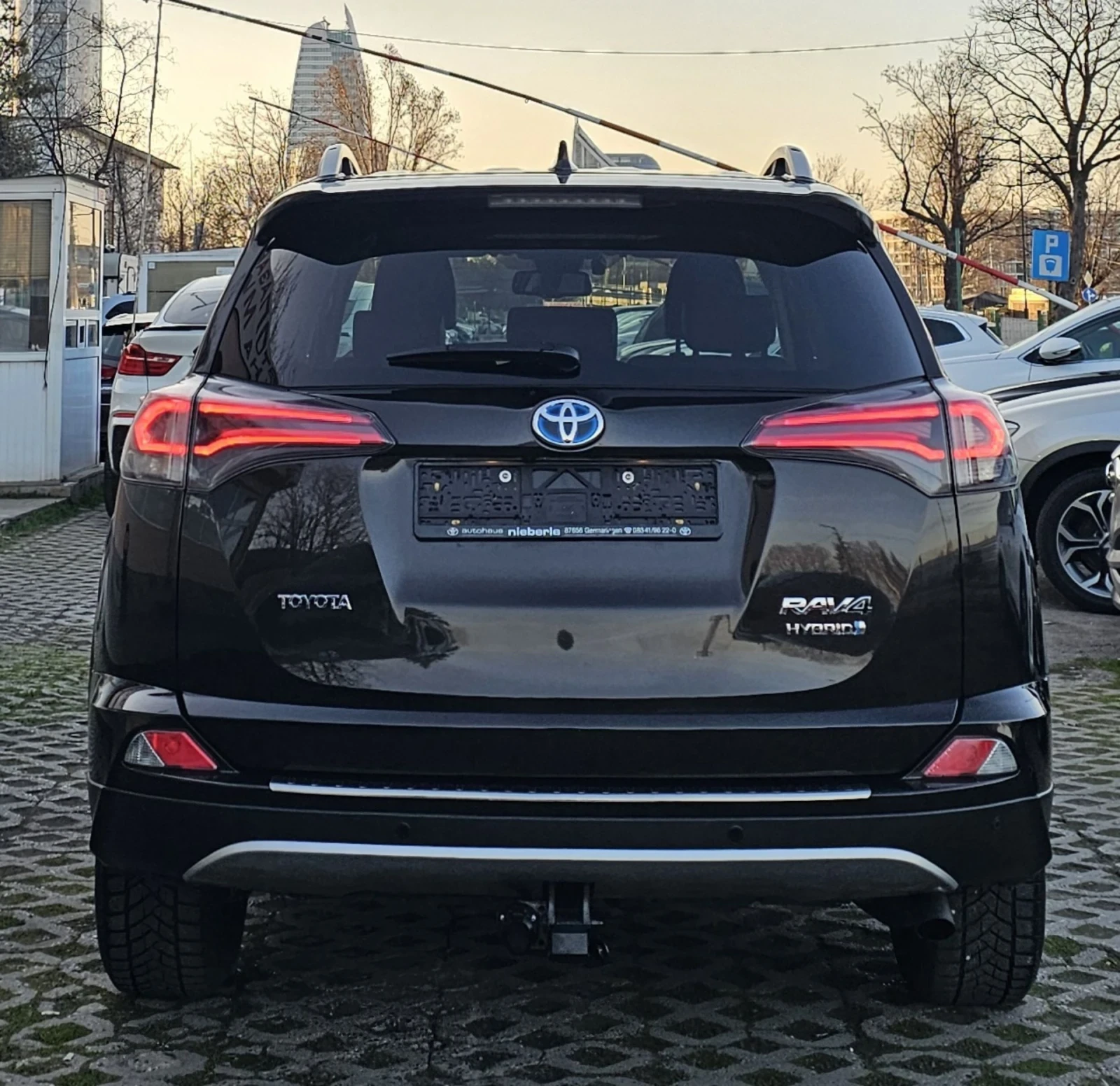 Toyota Rav4 2.5 Execitive Facelift, снимка 4 - Автомобили и джипове - 54519545