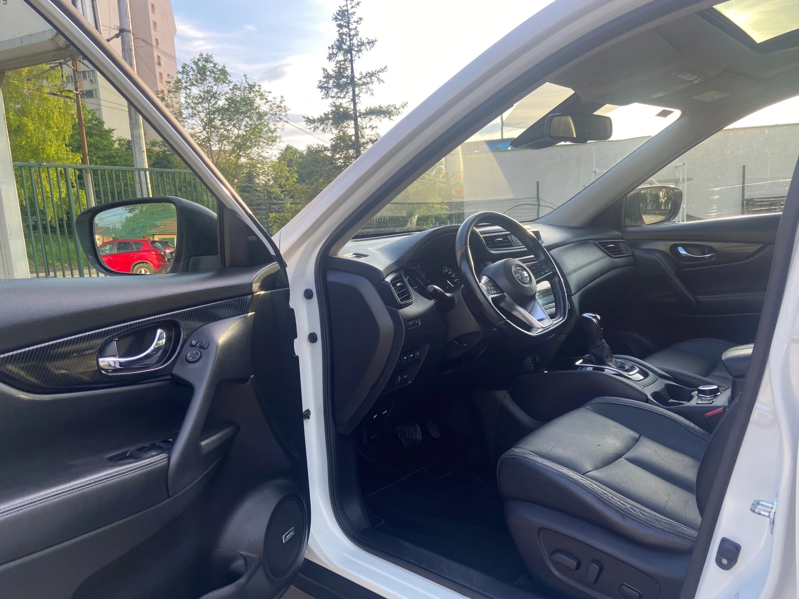 Nissan X-trail 2.0D 4X4Keyless Панорама NAVI Камери 360 Швейцария, снимка 8 - Автомобили и джипове - 54672229