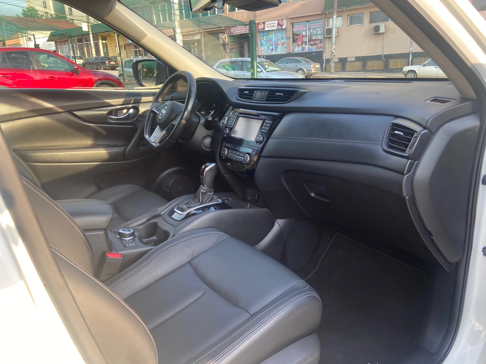 Nissan X-trail 2.0D 4X4Keyless Панорама NAVI Камери 360 Швейцария, снимка 15 - Автомобили и джипове - 54672229