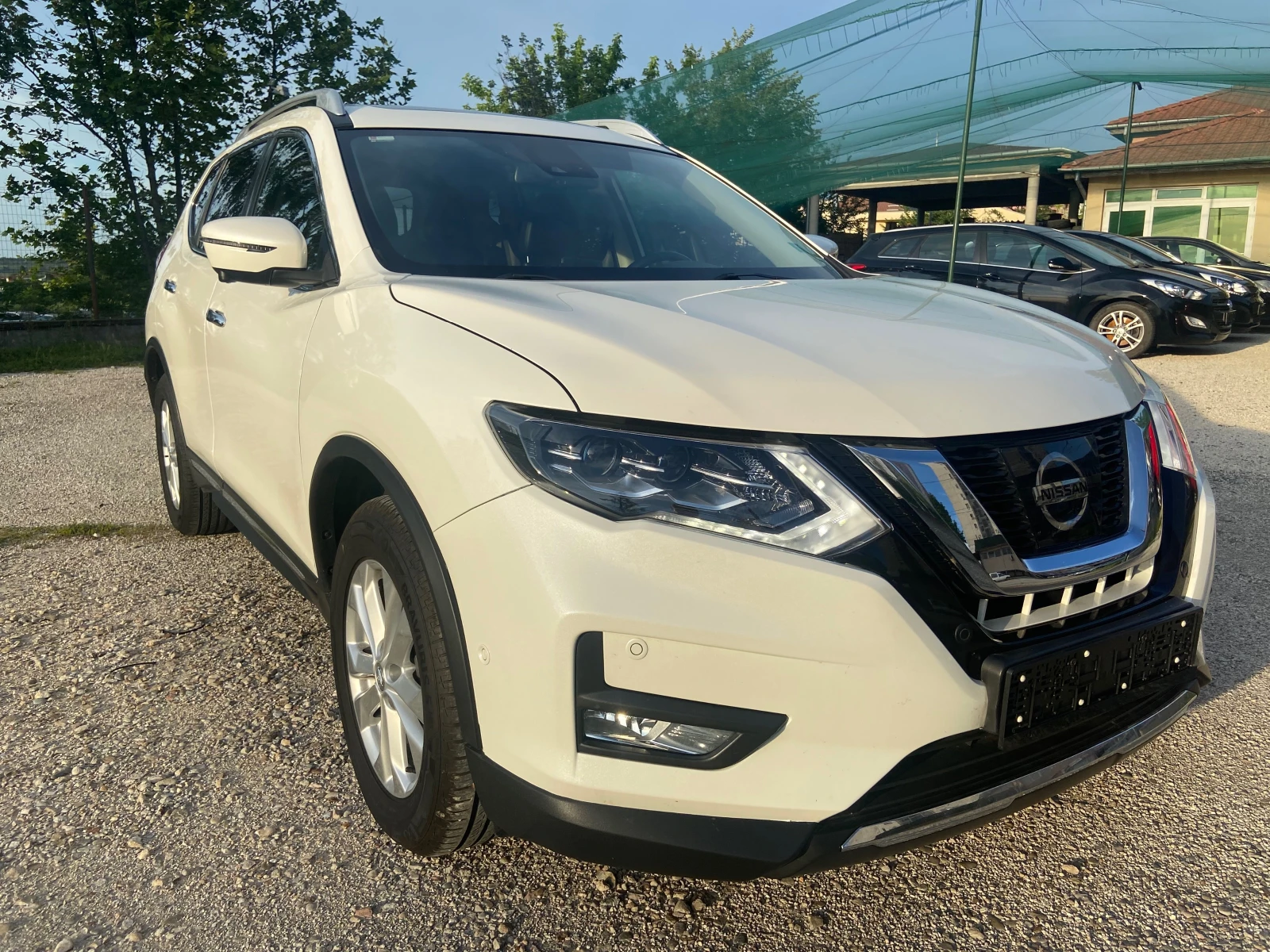Nissan X-trail 2.0D 4X4Keyless Панорама NAVI Камери 360 Швейцария, снимка 6 - Автомобили и джипове - 54672229