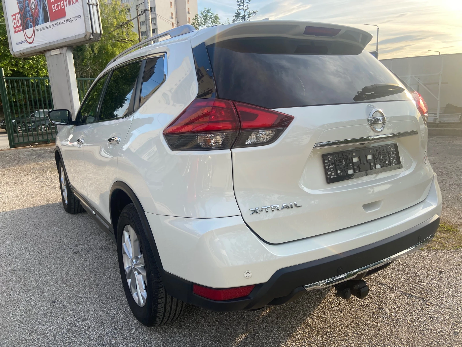 Nissan X-trail 2.0D 4X4Keyless Панорама NAVI Камери 360 Швейцария, снимка 3 - Автомобили и джипове - 54672229