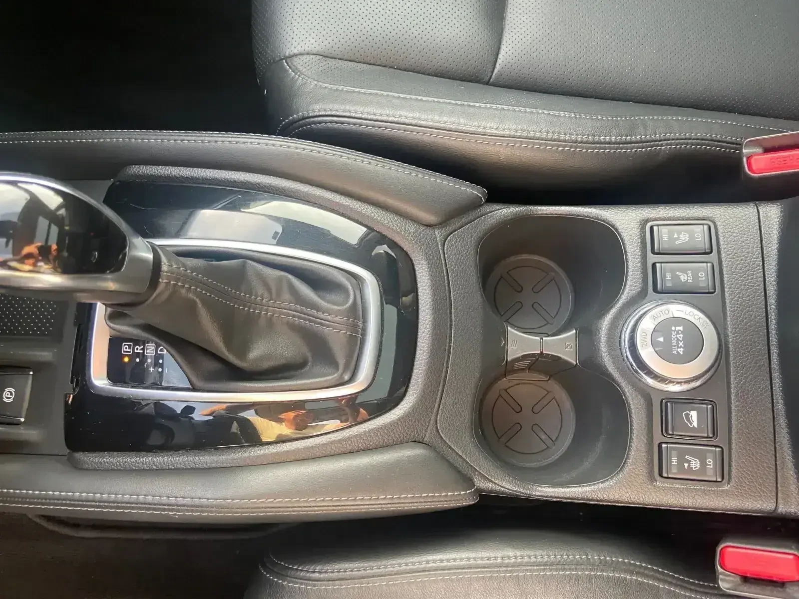 Nissan X-trail 2.0D 4X4Keyless Панорама NAVI Камери 360 Швейцария, снимка 14 - Автомобили и джипове - 54672229