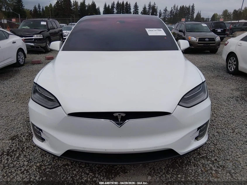 Tesla Model X 60D/70D/75D/90D, снимка 13 - Автомобили и джипове - 54906860