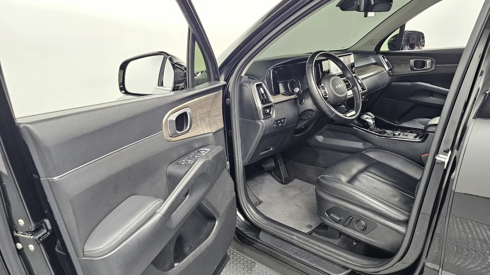 Kia Sorento 2.5 PRESTIGE! !!УНИКАТ!! !КАМЕРИ!, снимка 10 - Автомобили и джипове - 54965352