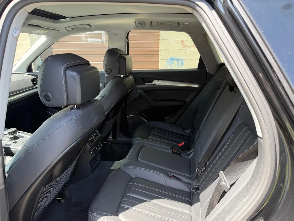 Audi Q5 * S-LINE * PANO * Автокредит * (Цена до България), снимка 10 - Автомобили и джипове - 55587827