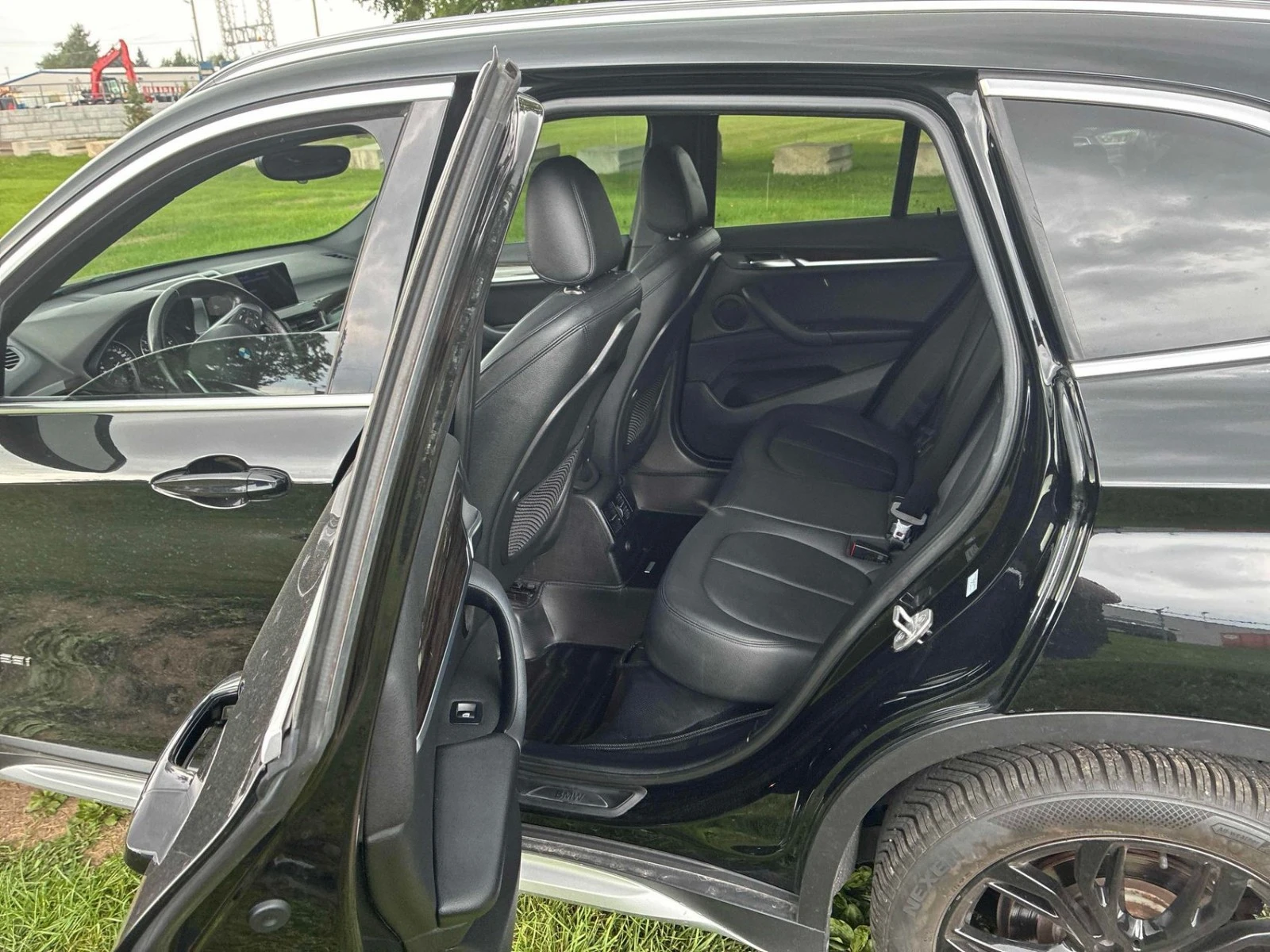 BMW X1 Няма удари  Пълна сервизна АвтоКредит ЦЕНА ДО БГ, снимка 14 - Автомобили и джипове - 55590745