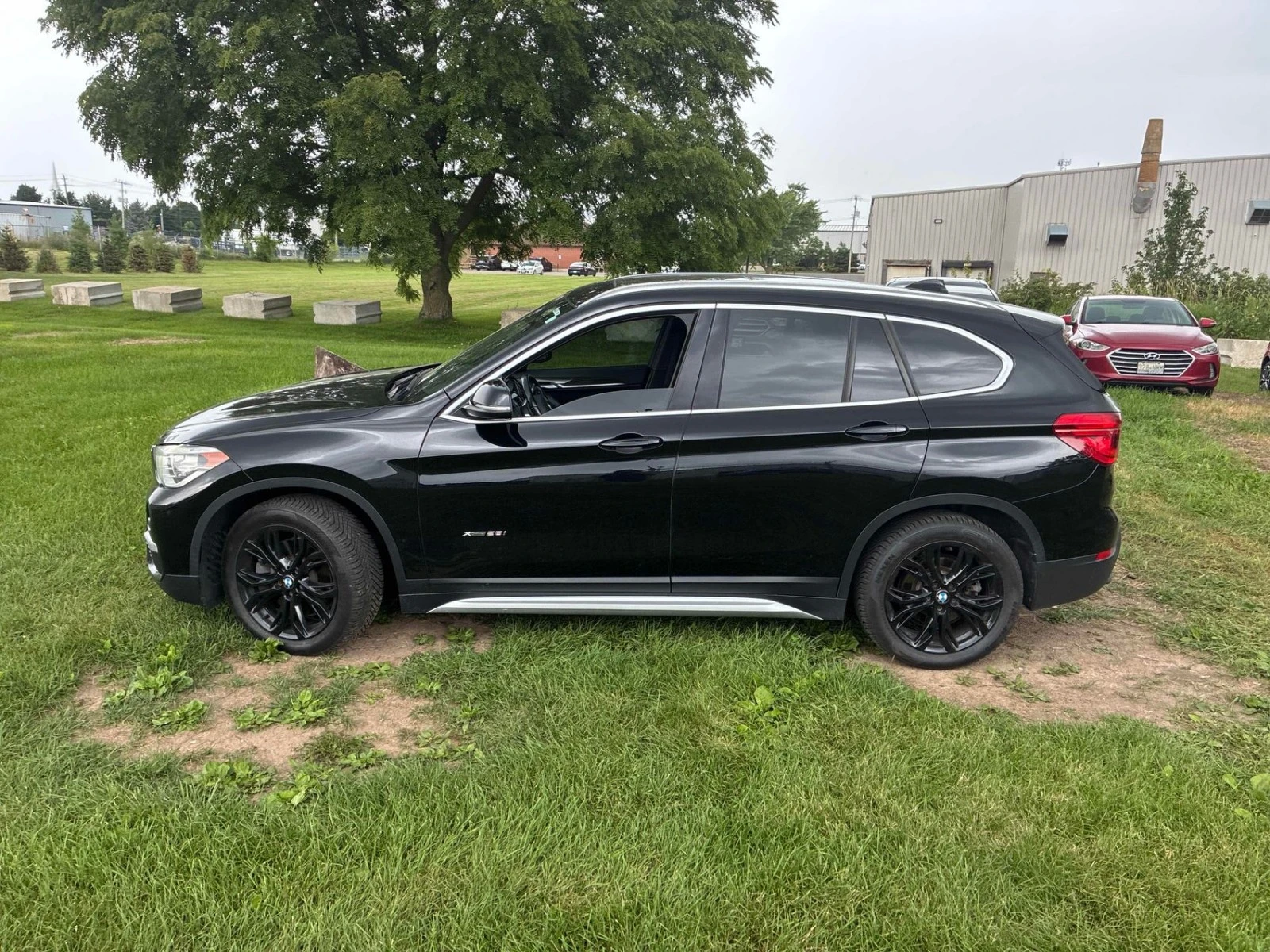 BMW X1 Няма удари  Пълна сервизна АвтоКредит ЦЕНА ДО БГ, снимка 3 - Автомобили и джипове - 55590745