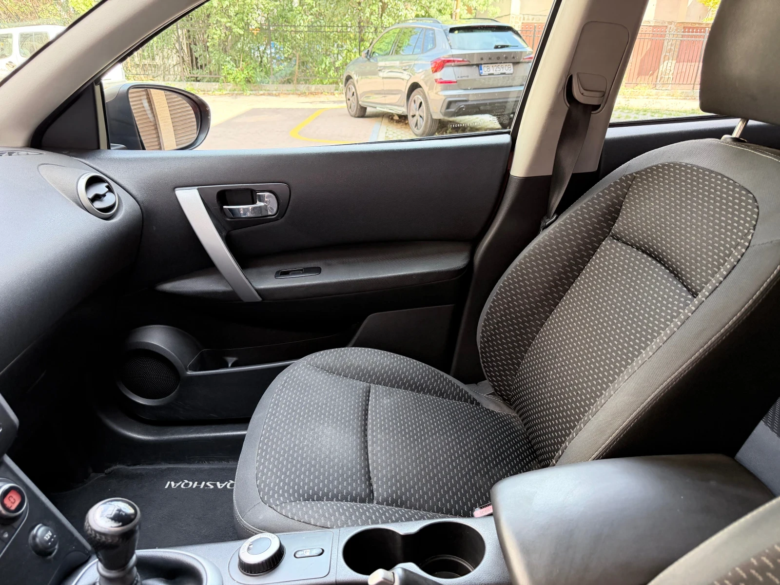 Nissan Qashqai 2, 0 бензин 4x4, снимка 9 - Автомобили и джипове - 55948031