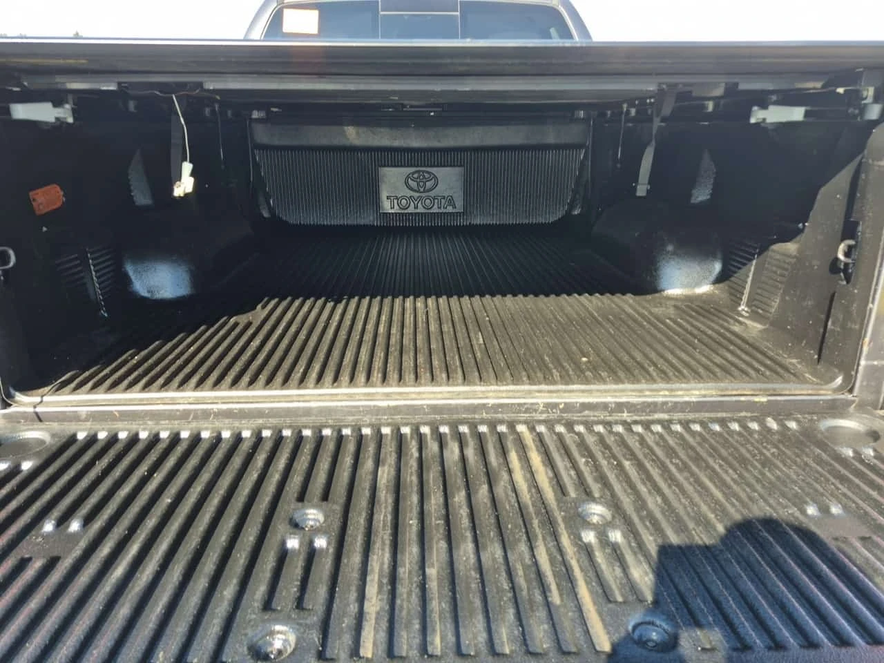 Toyota Tundra * SR5 PLUS CREW CAB STD BED * CARFAX *  | Mobile.bg � ����������� 13