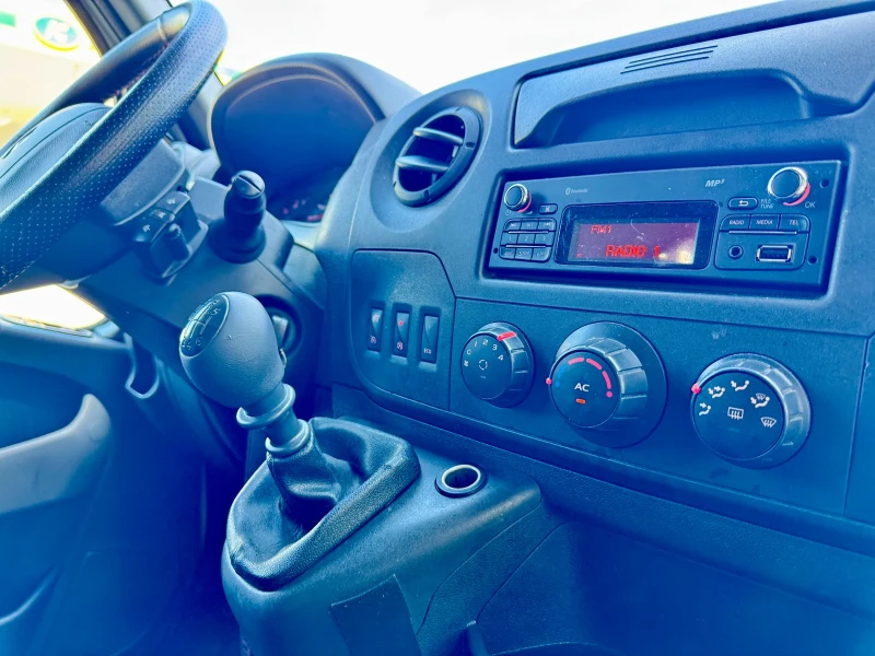 Renault Master 2.3 170кс TWIN CAB!!!ЩОРИ!!!ТЕМПОМАТ!КЛИМАТИК!ТОП!, снимка 8 - Бусове и автобуси - 52447708